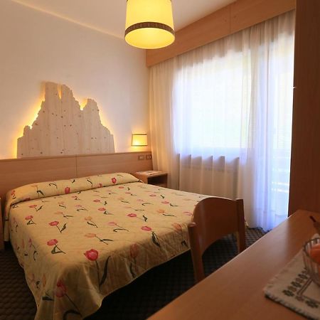 Hotel Miramonti วีโก ดี ฟาสซา ภายนอก รูปภาพ
