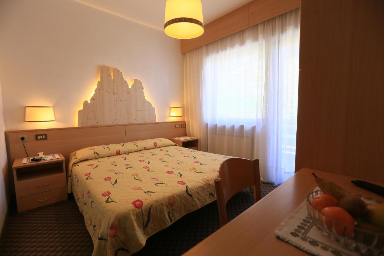 Hotel Miramonti วีโก ดี ฟาสซา ภายนอก รูปภาพ